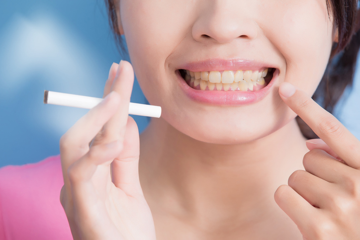 efectos del tabaco en los dientes